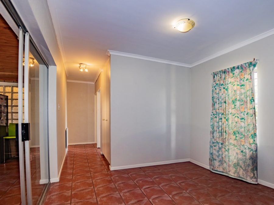 3 Bedroom Property for Sale in Uitzicht Western Cape